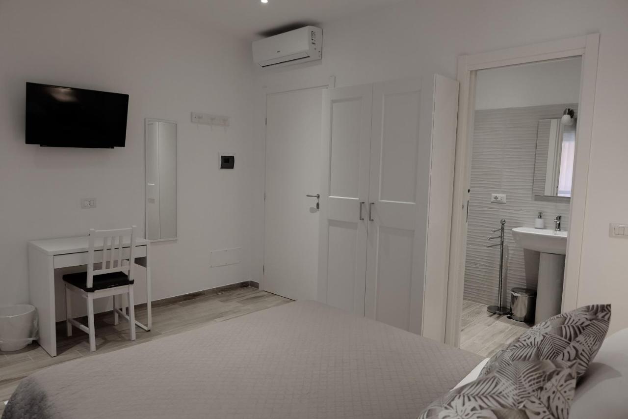 Central Guest House Civitavecchia Eksteriør bilde